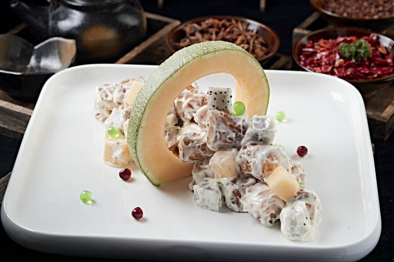 沙拉酱拌哈密瓜牛肉粒