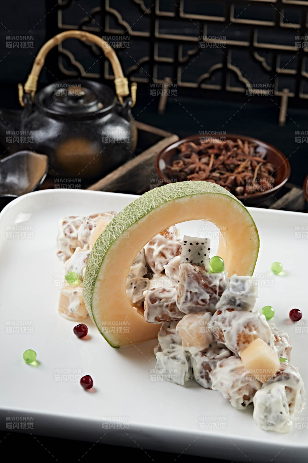 沙拉酱拌哈密瓜牛肉粒