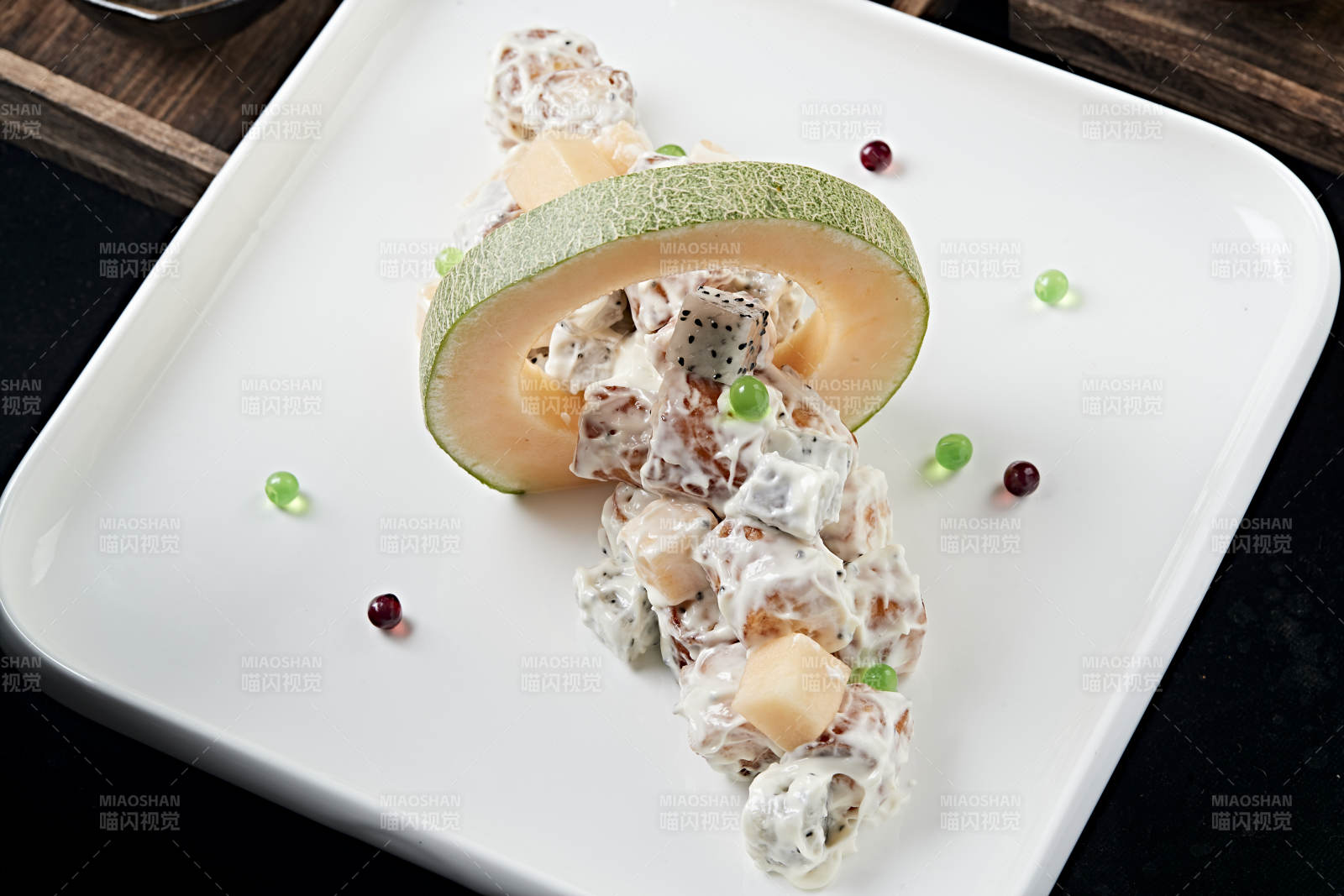 沙拉酱拌哈密瓜牛肉粒