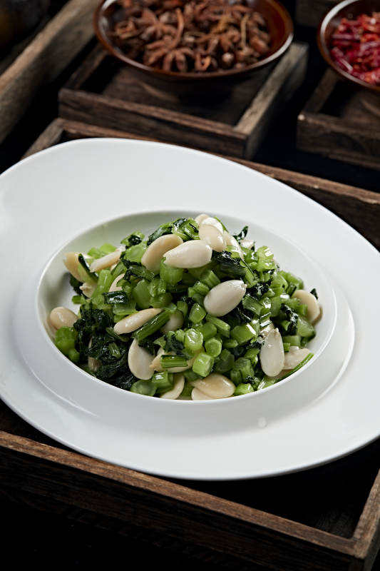 鲜雪里红凉拌水煮巴旦木