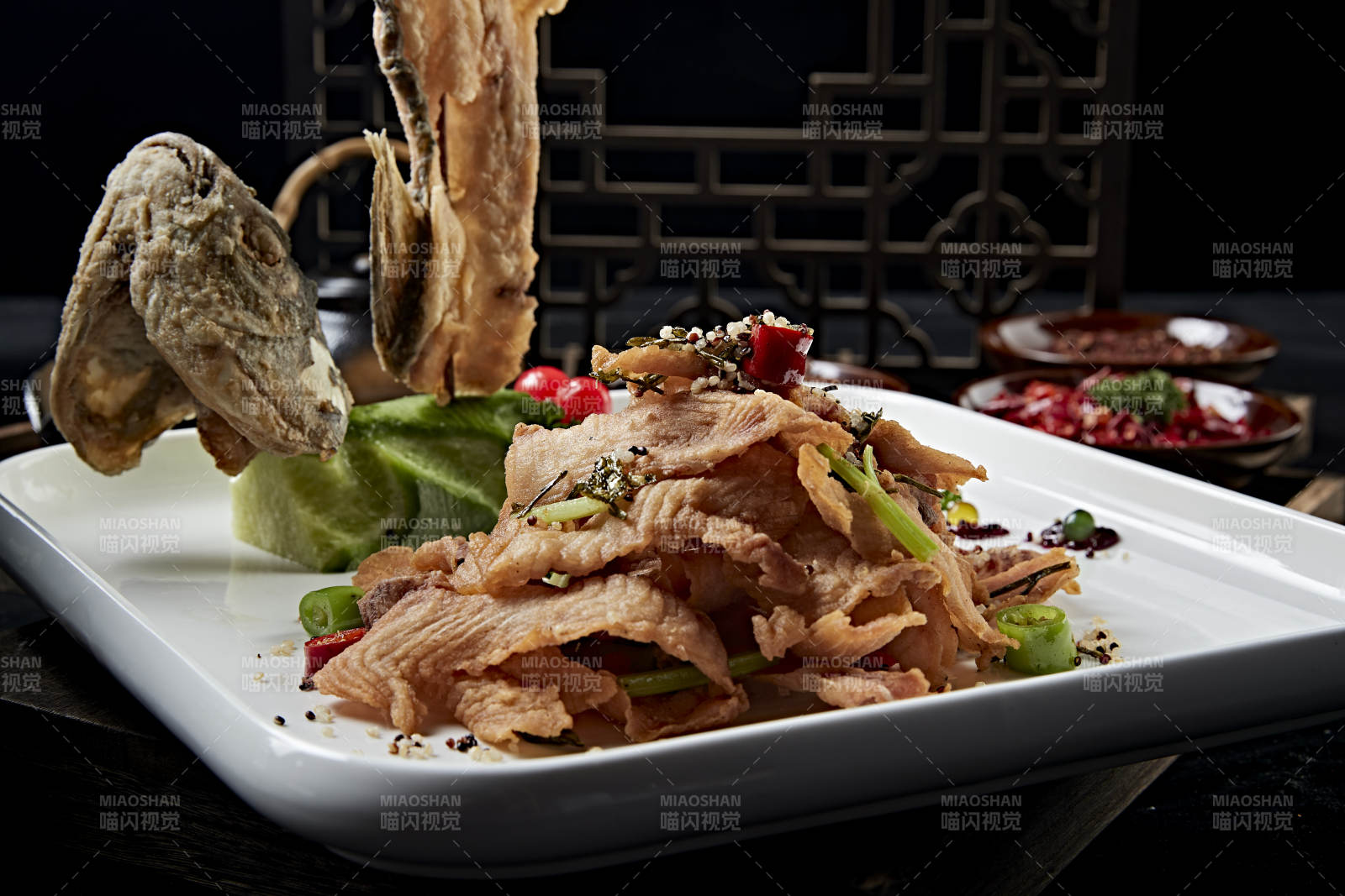 椒麻香辣干炸野生草鱼片