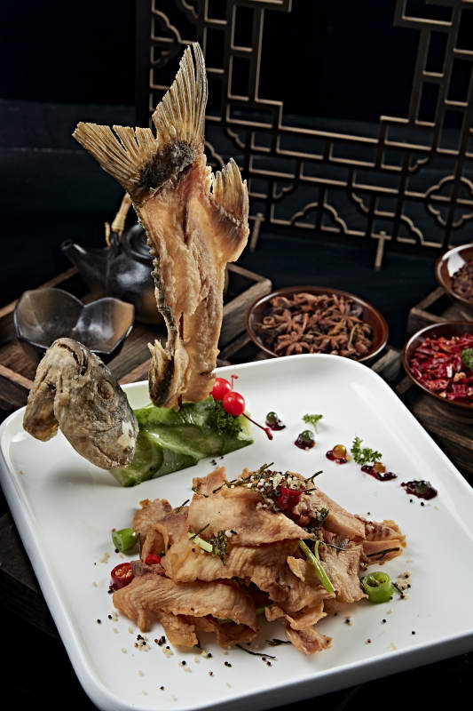 椒麻香辣干炸野生草鱼片