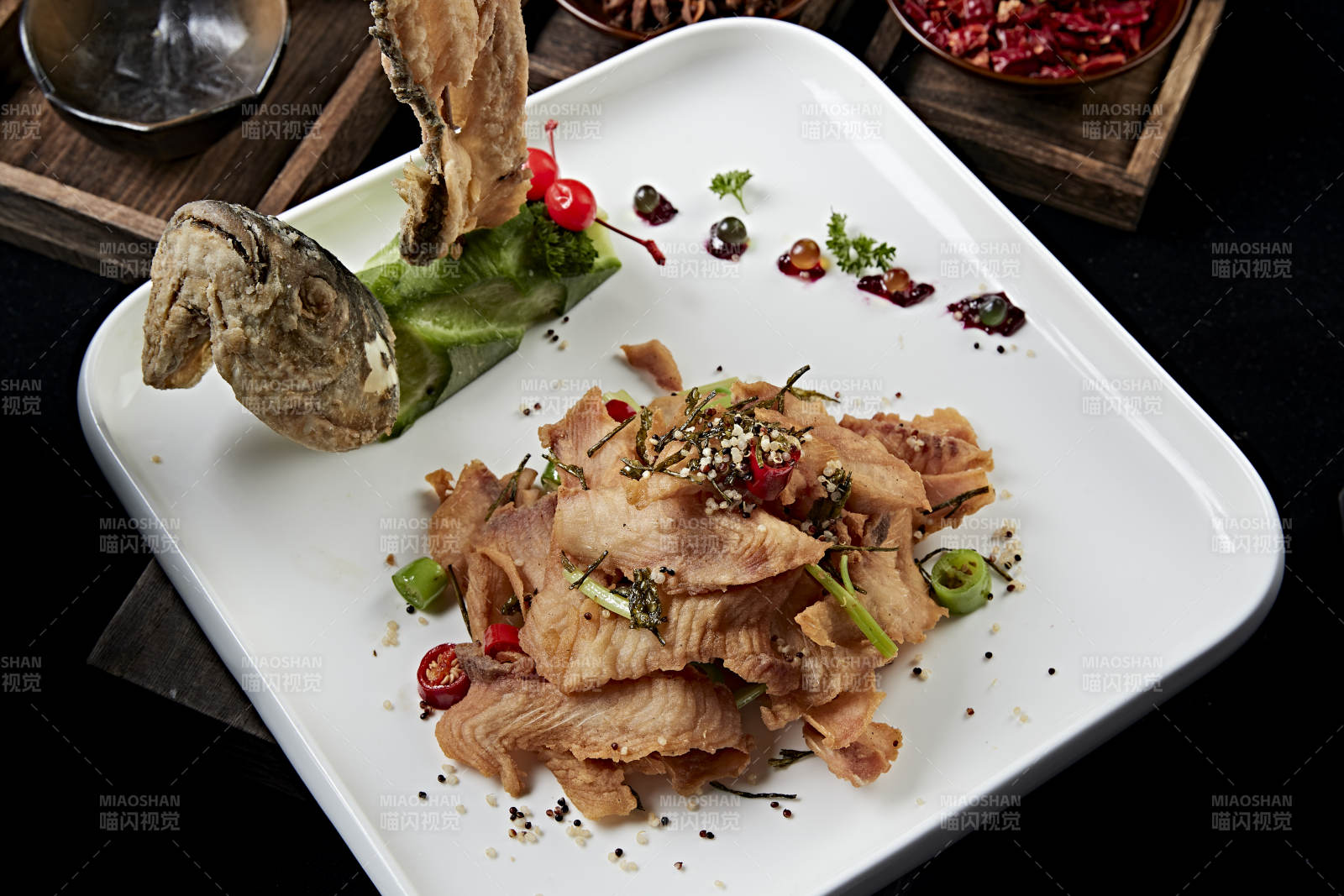 椒麻香辣干炸野生草魚片