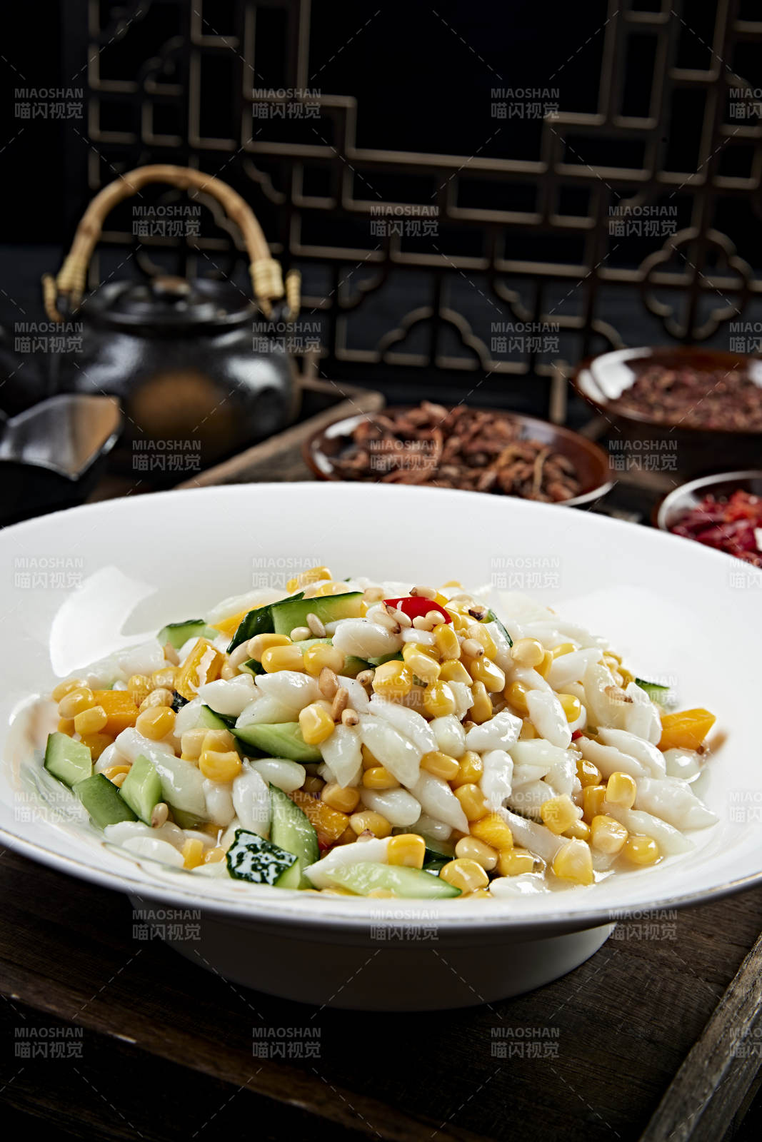 松仁玉米炒魚粒