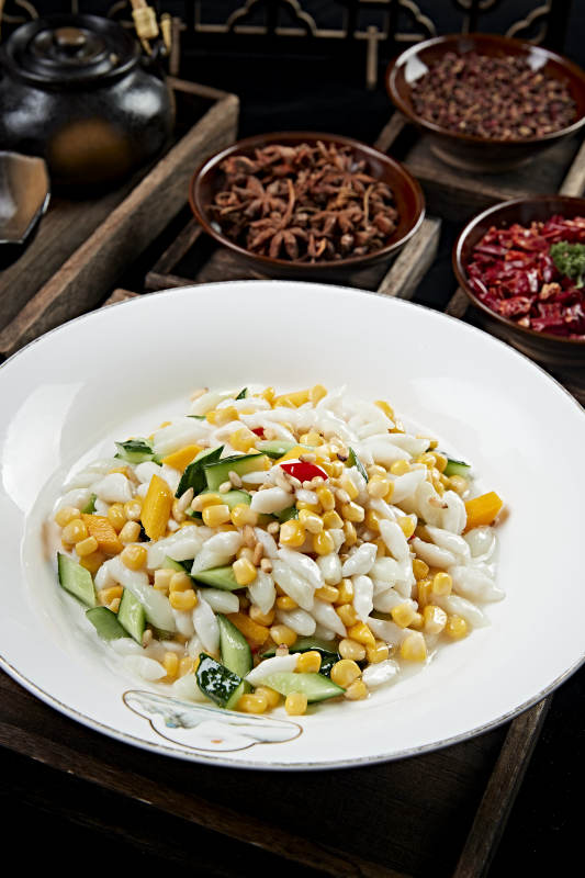 松仁玉米炒鱼粒