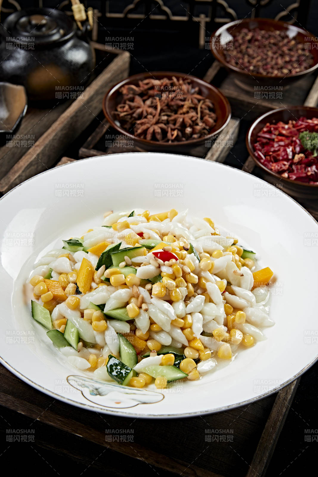 松仁玉米炒魚粒
