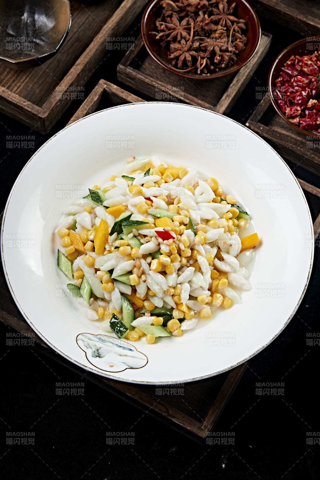 松仁玉米炒魚粒