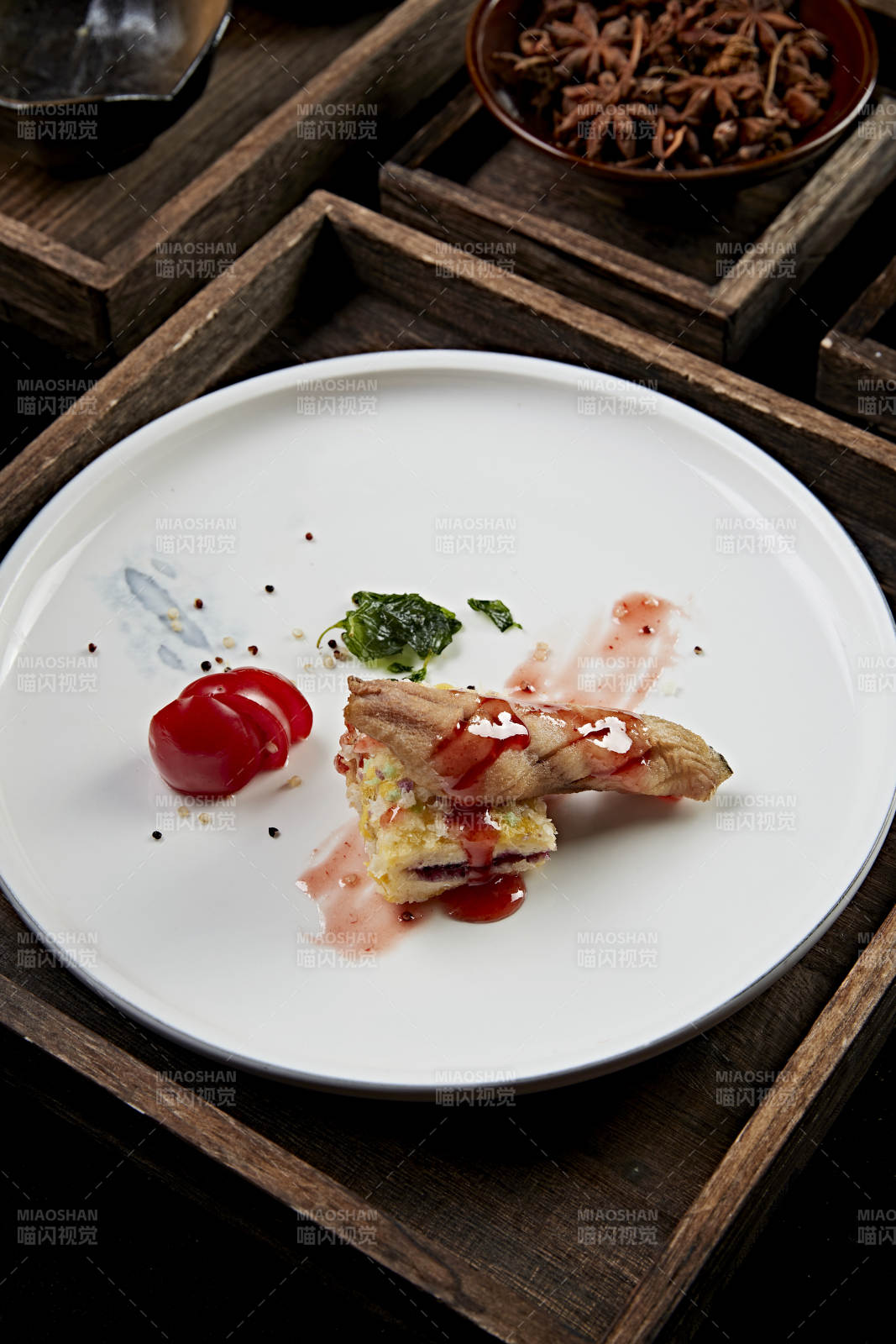 藍莓果醬派配油炸魚肉卷