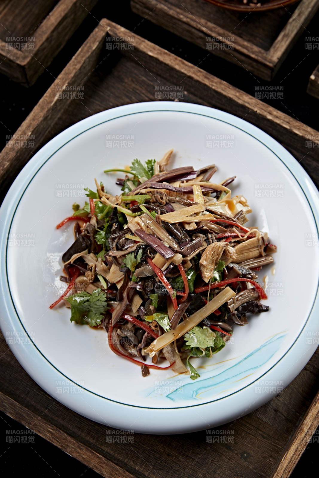 涼拌木耳黃花菜香菜彩椒絲