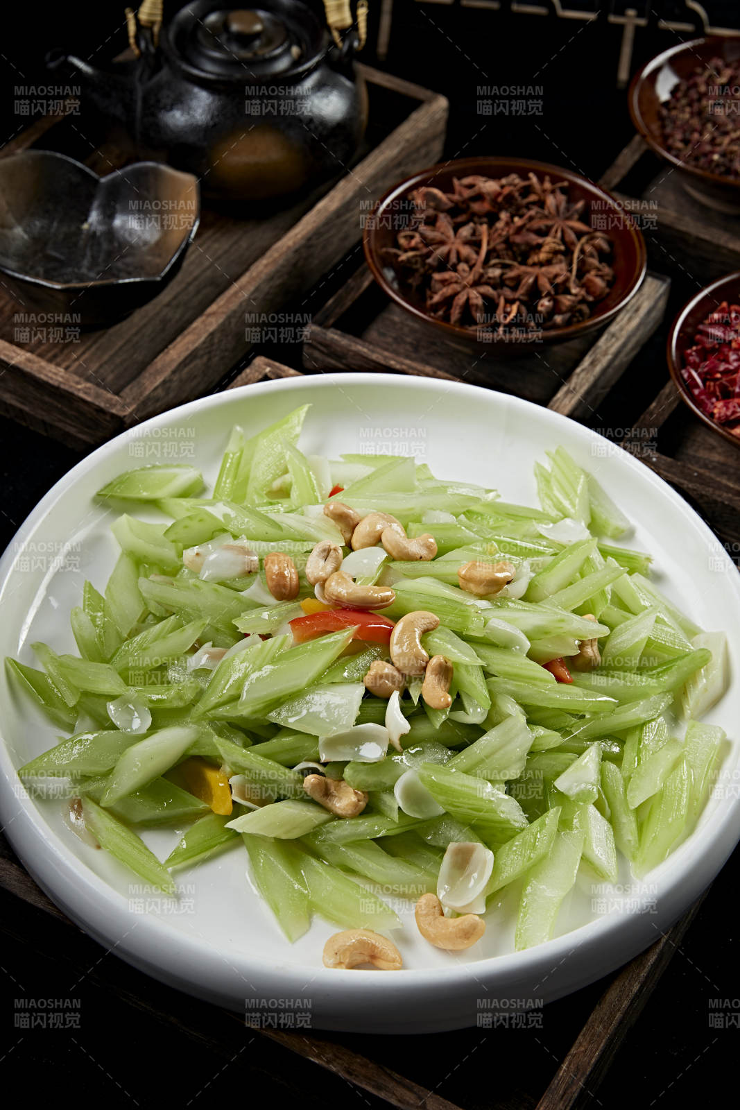 腰果百合燴西芹