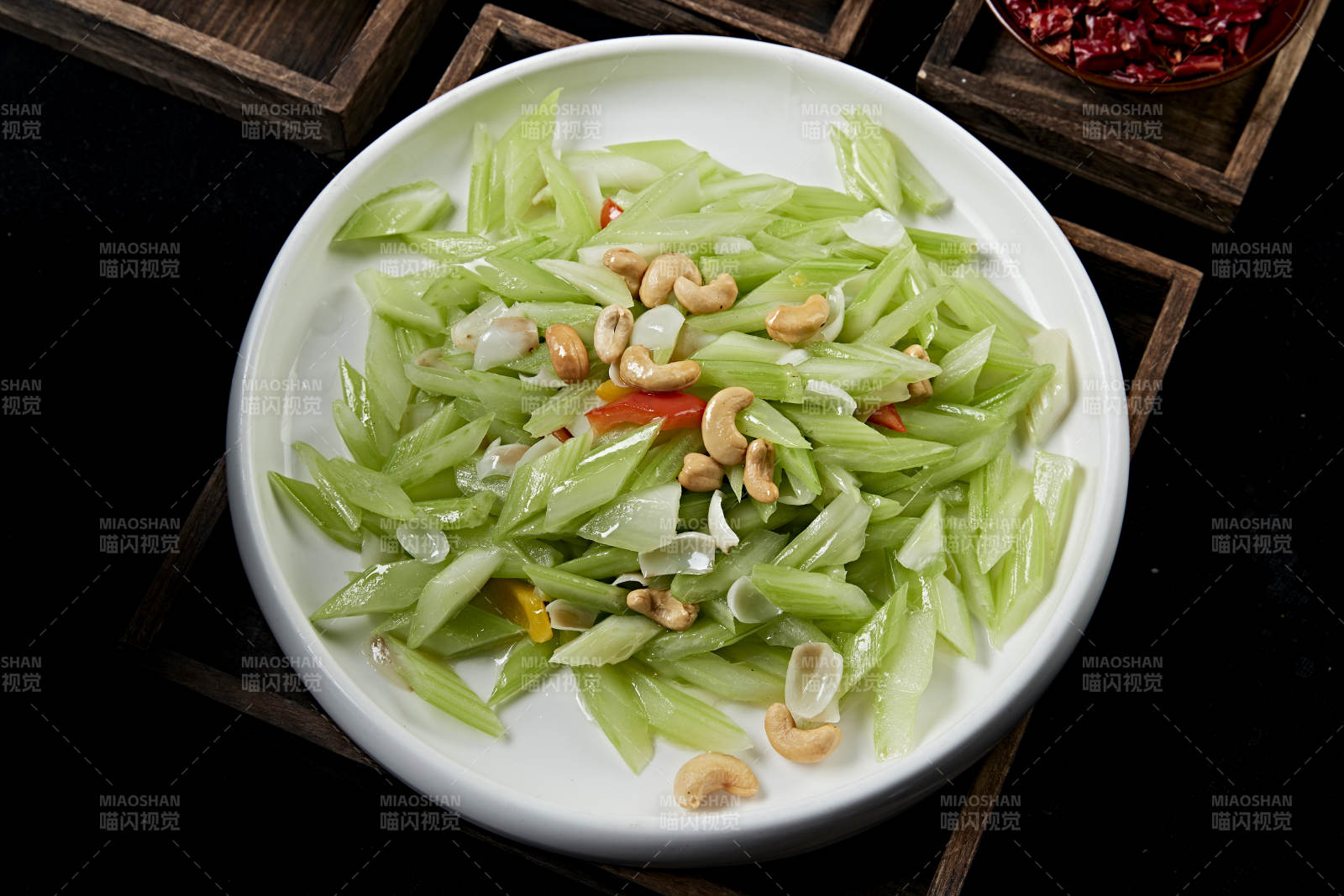 腰果百合燴西芹