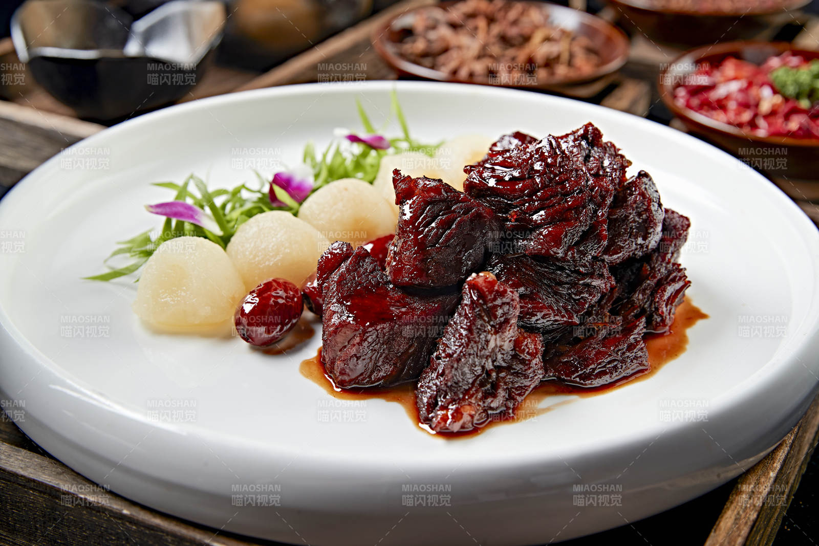 紅棗荔枝配紅燒和牛粒