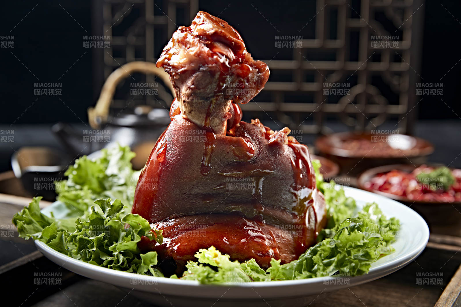 婚宴菜澆汁紅燜肘子