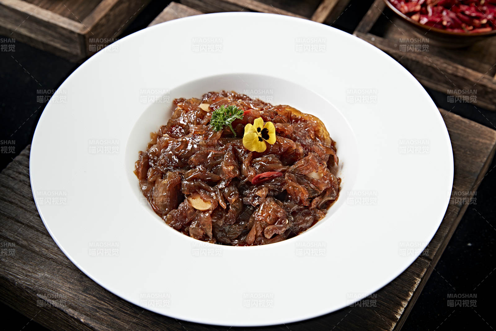 美味红油凉拌老醋蛰头