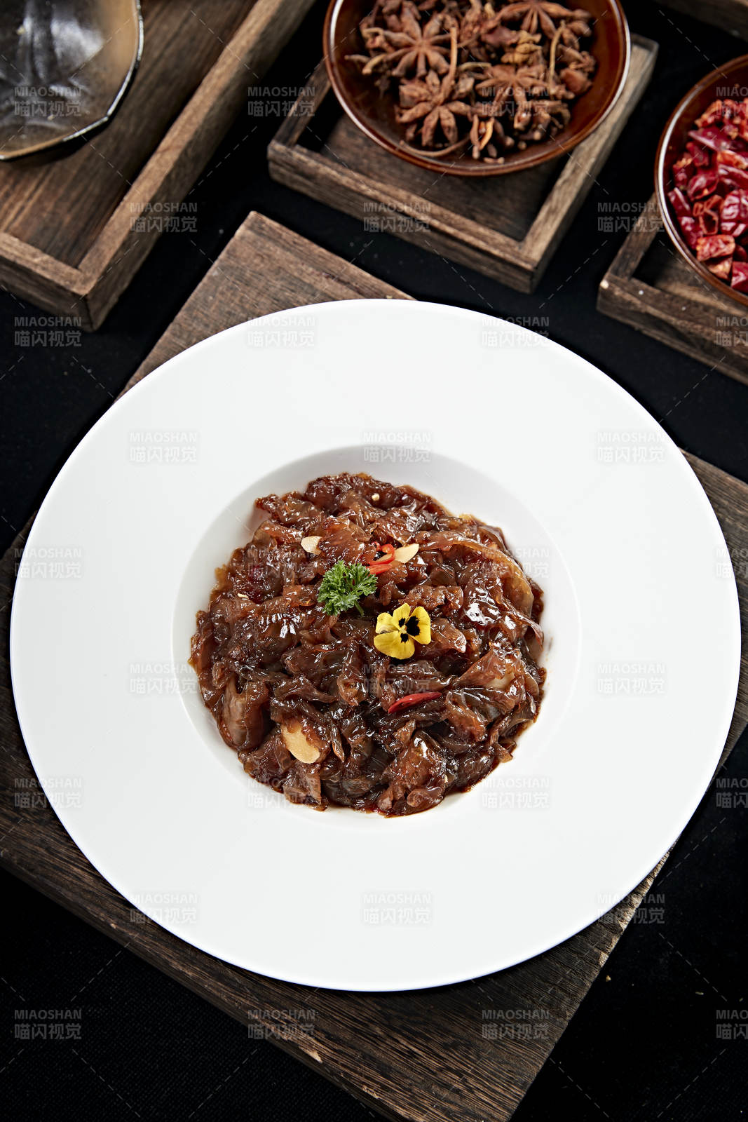 美味红油凉拌老醋蛰头