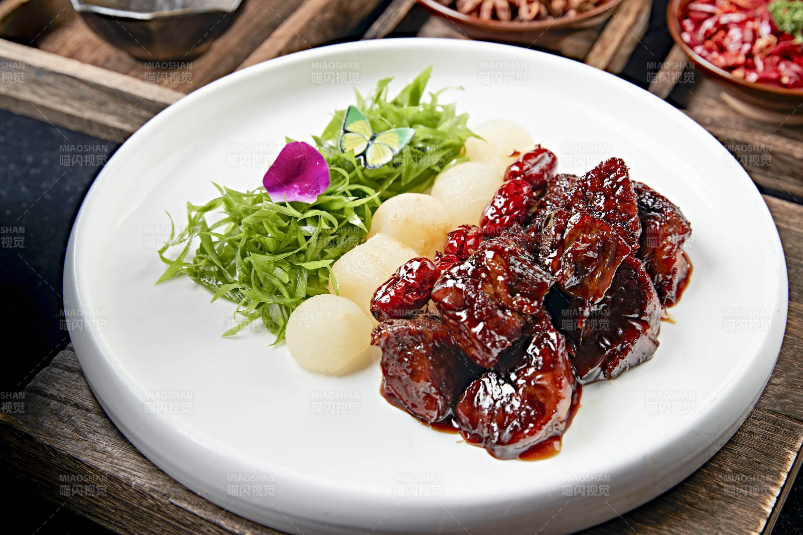 紅棗荔枝配紅燒和牛粒