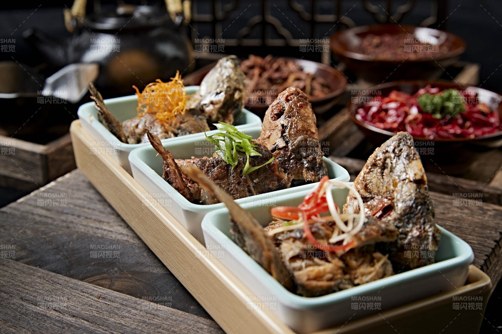 香酥燉野生高背鯽魚