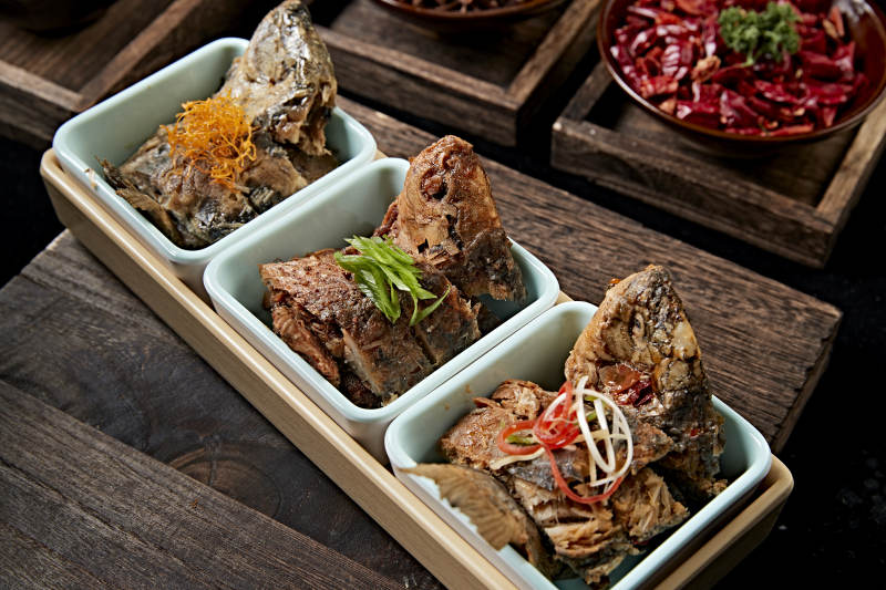 香酥炖野生高背鲫鱼