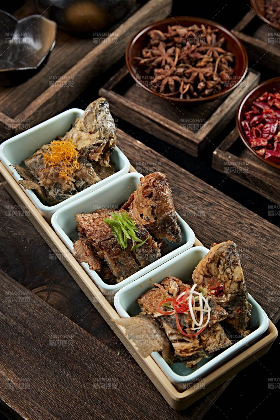 香酥燉野生高背鯽魚