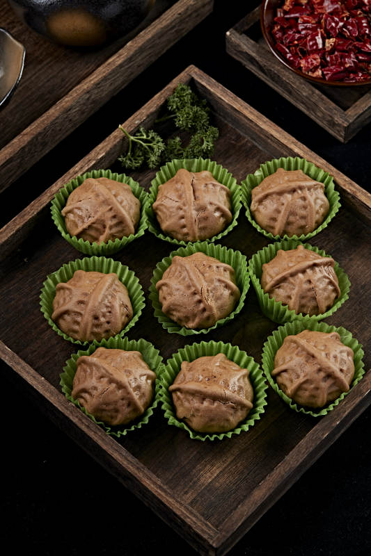 粗粮芝麻馅核桃包