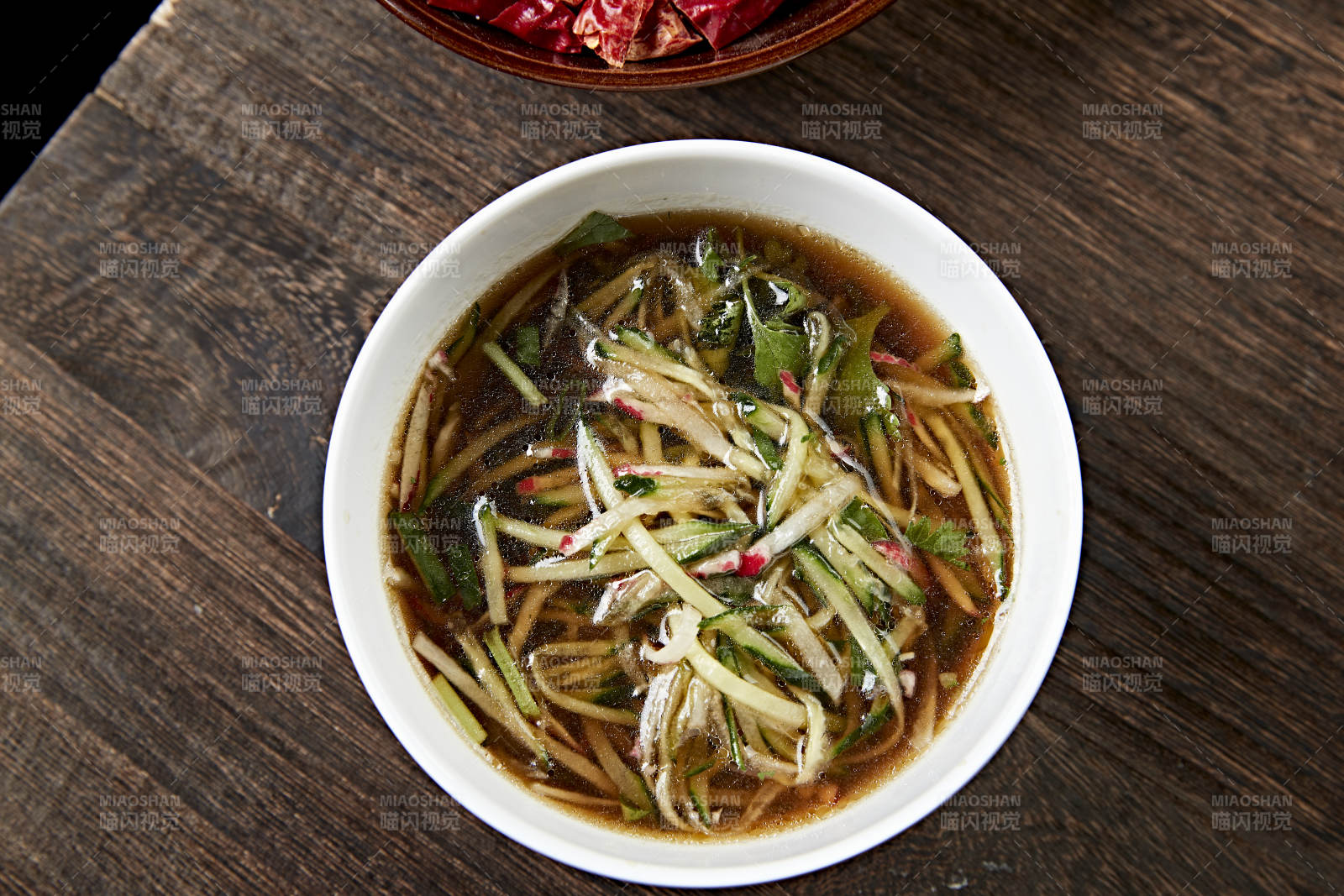 酸湯黃瓜水蘿卜絲蘸水