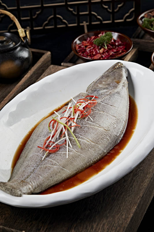 浇汁清蒸海鲈鱼