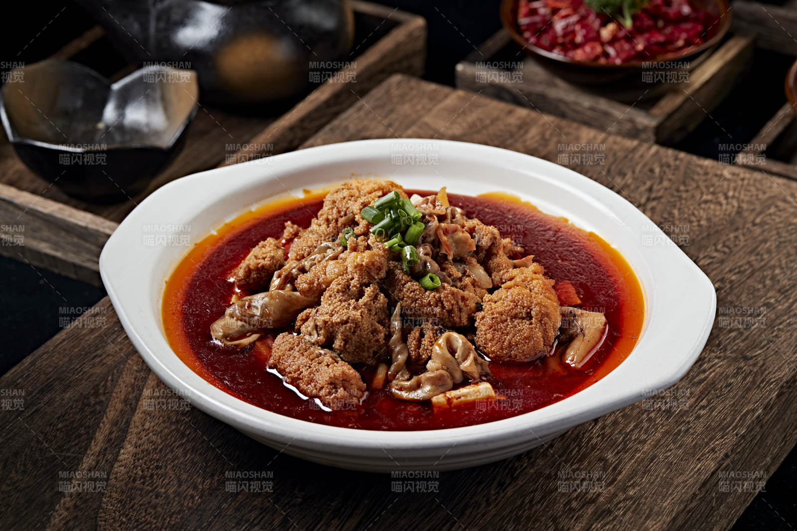 红油辣味炖鱼杂