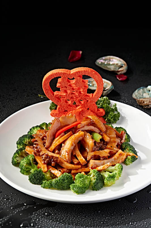 彩椒酱烧梅花参