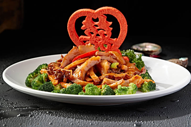 彩椒酱烧梅花参