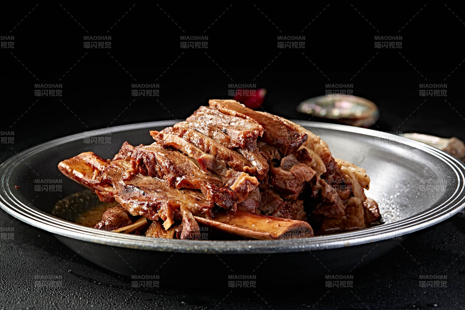 鐵鍋紅燒牛肋排