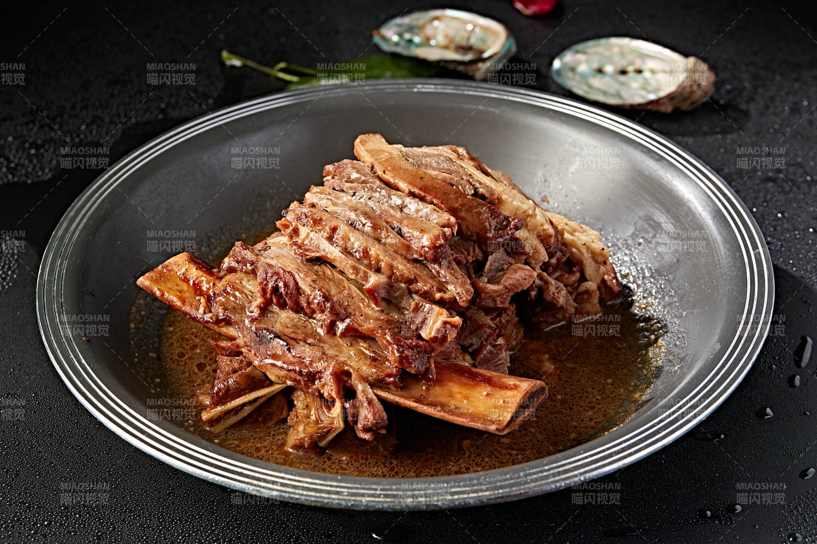 鐵鍋紅燒牛肋排