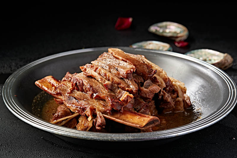 铁锅红烧牛肋排