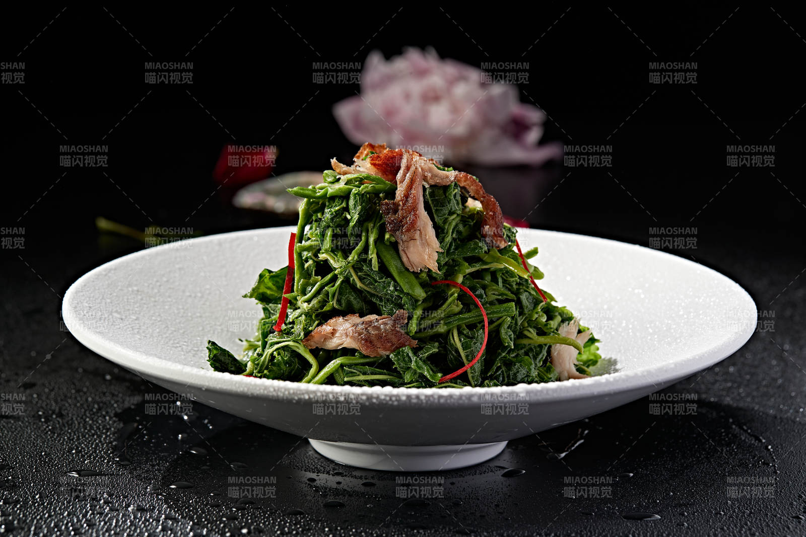 野菜涼拌手撕熏魚