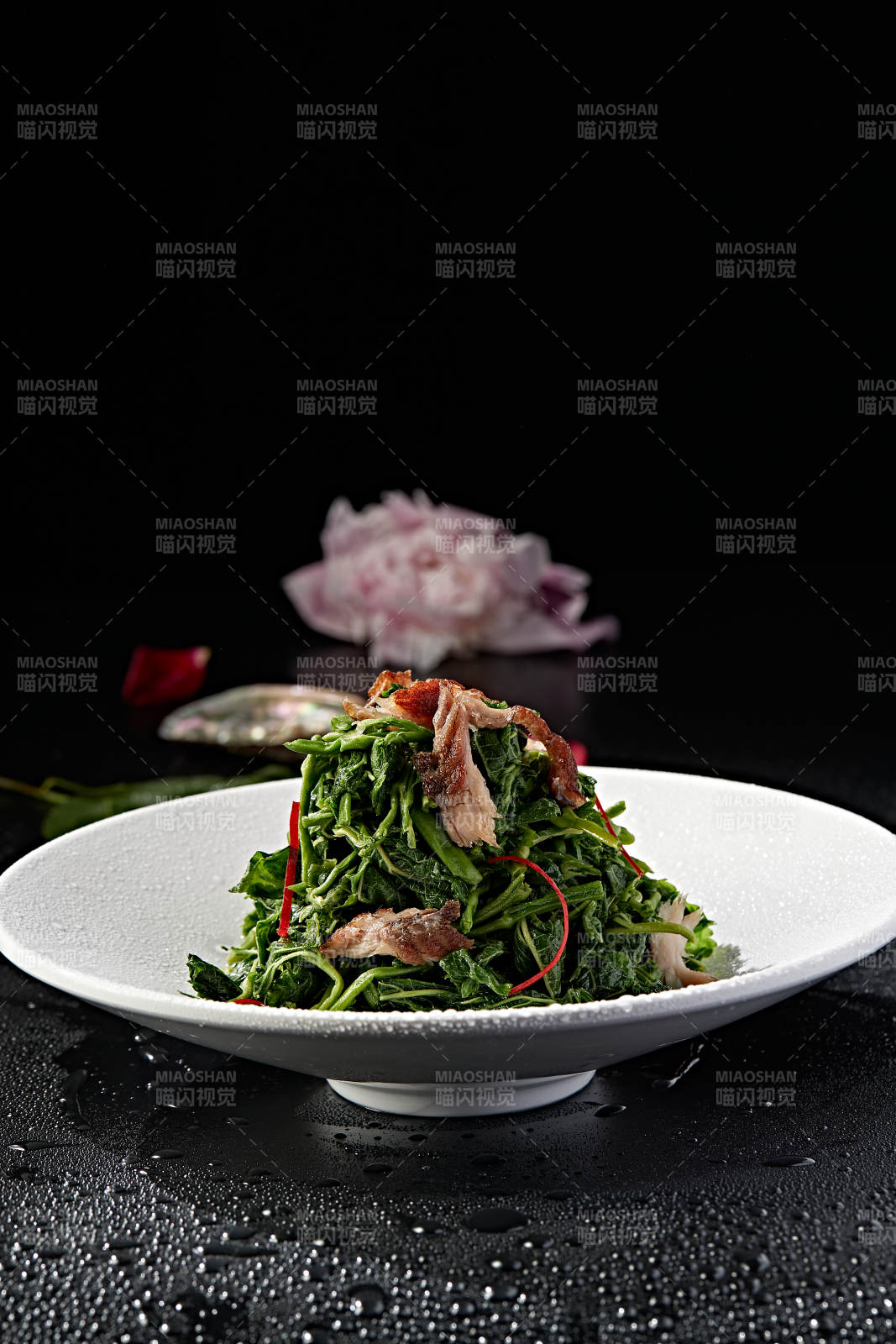 野菜涼拌手撕熏魚