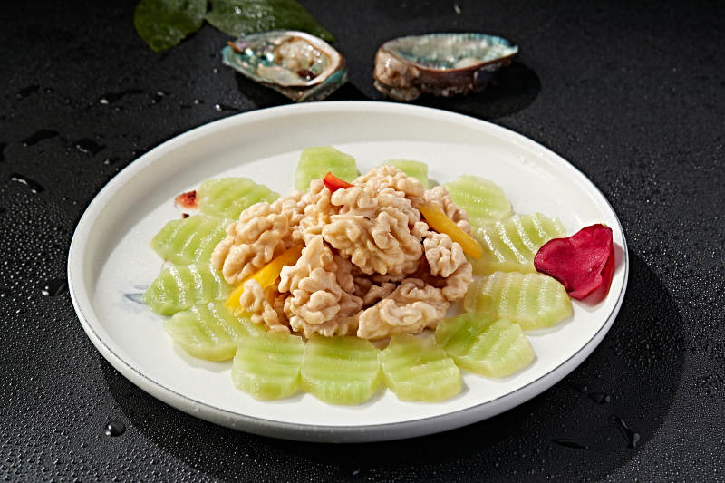 莴笋彩椒小炒桃仁