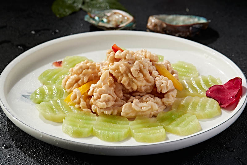 莴笋彩椒小炒桃仁