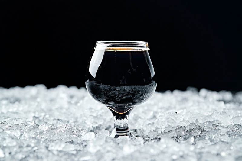 夏日里的冰鎮精釀啤酒