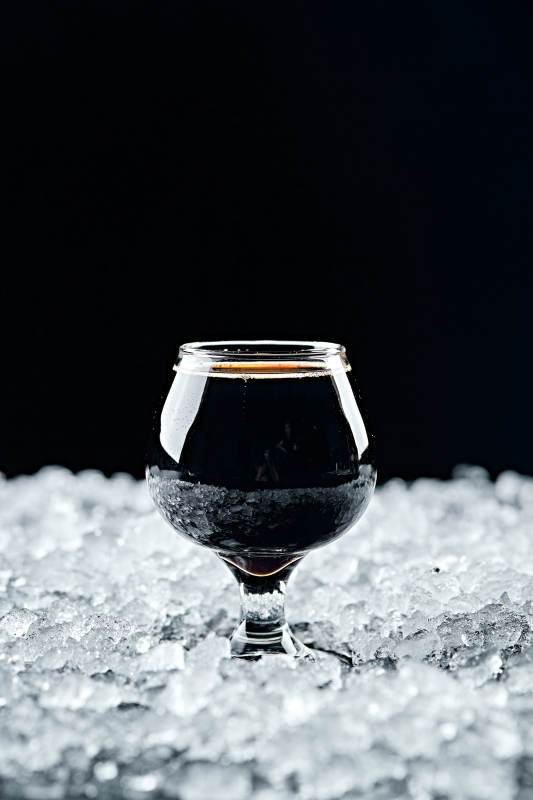 夏日里的冰鎮精釀啤酒