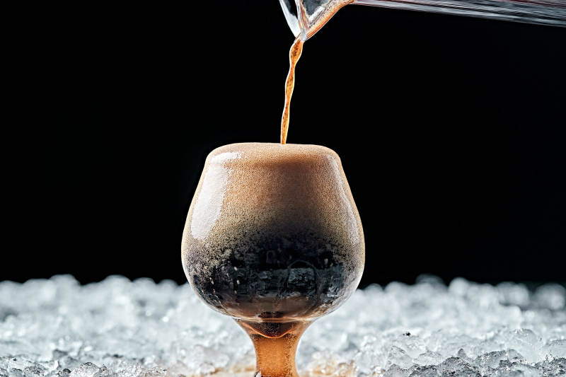 夏日里的冰鎮精釀啤酒