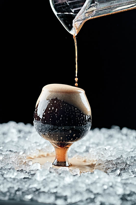 夏日里的冰鎮精釀啤酒