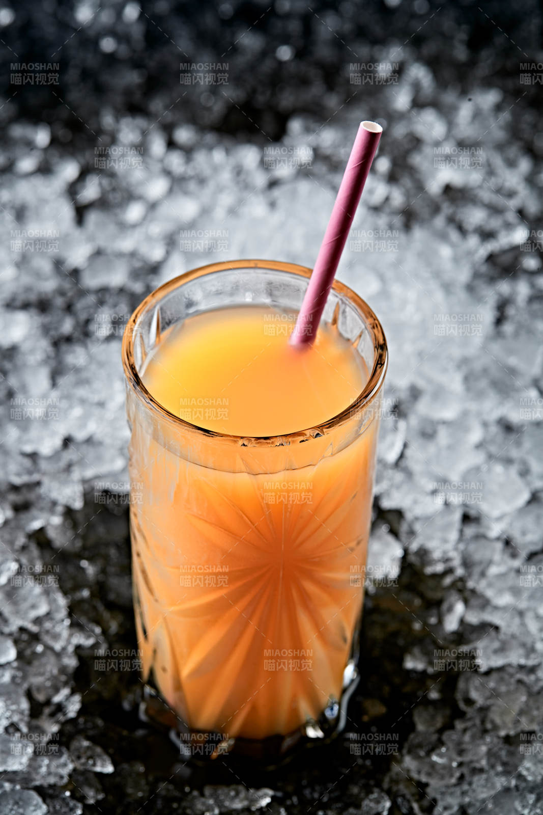 調(diào)制含酒精類飲品芒果汁伏特加