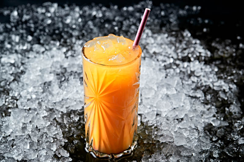 调制含酒精类饮品芒果汁伏特加