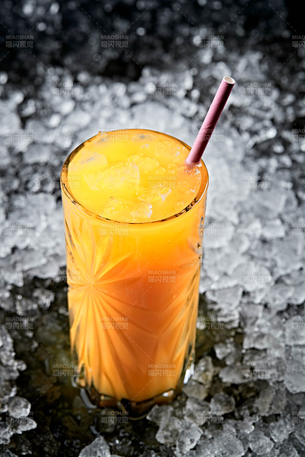 調(diào)制含酒精類飲品芒果汁伏特加