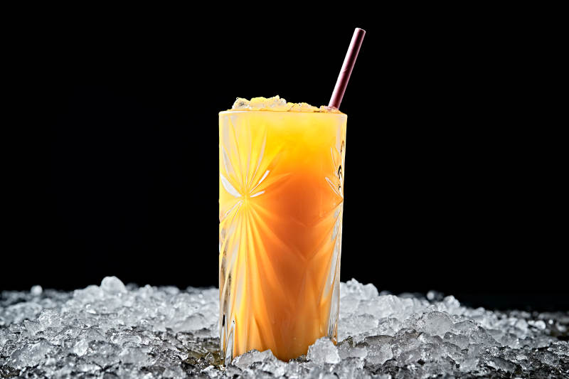 调制含酒精类饮品芒果汁伏特加