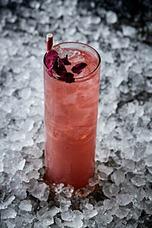 调制含酒精类饮品玫瑰干姜水石榴冰