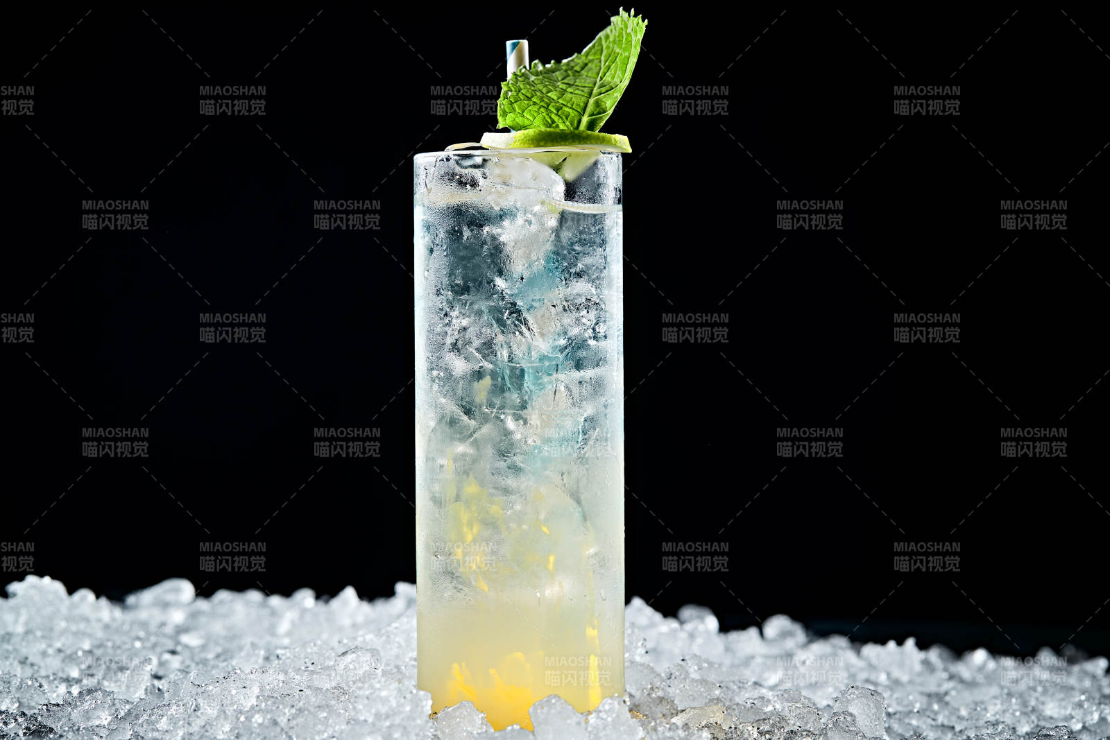 调制含酒精类饮品薄荷青柠冰雪碧柳橙汁伏特加