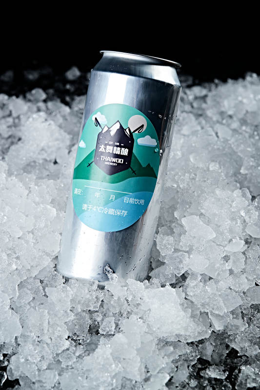 夏日里的冰鎮精釀啤酒