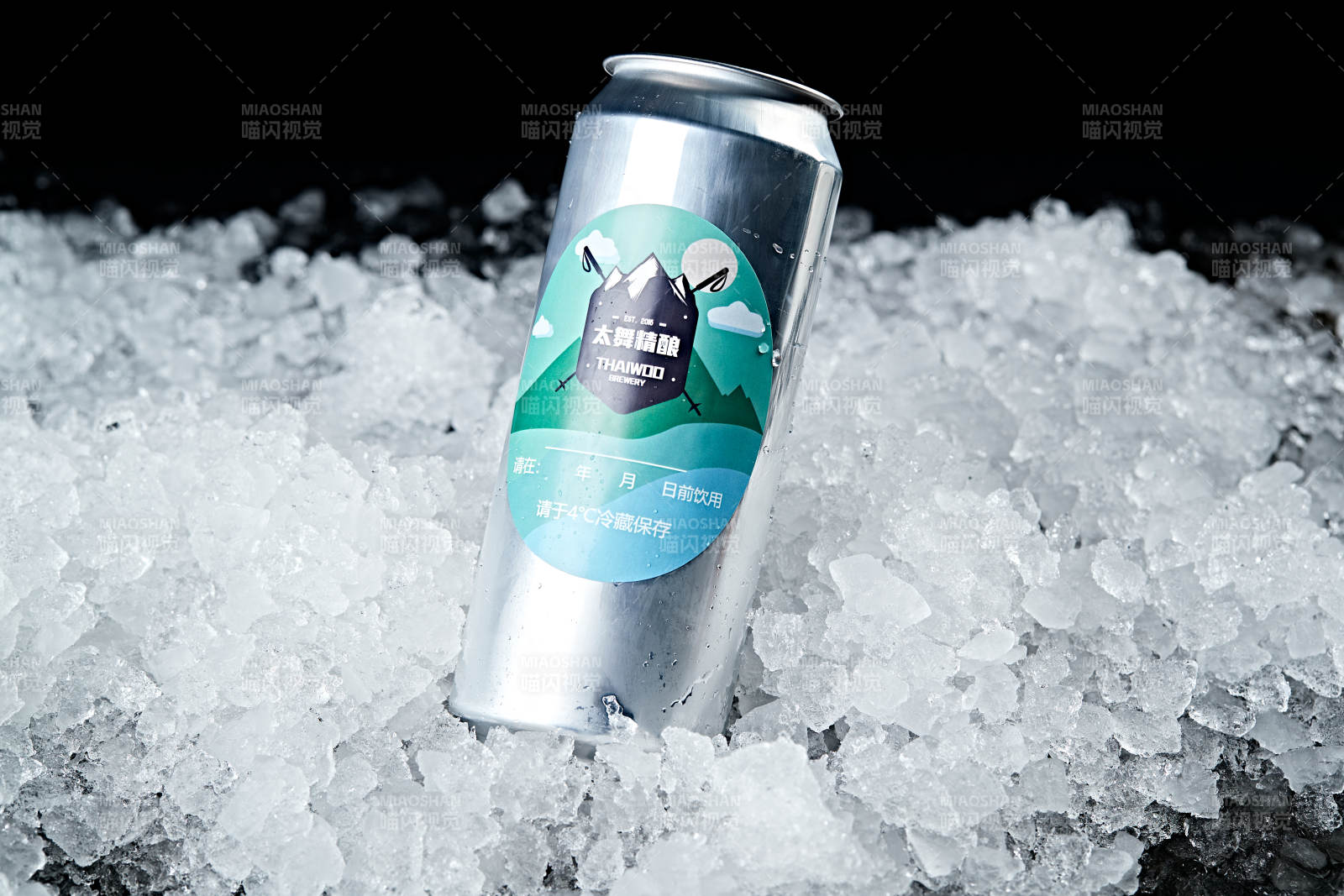 夏日里的冰鎮(zhèn)精釀啤酒