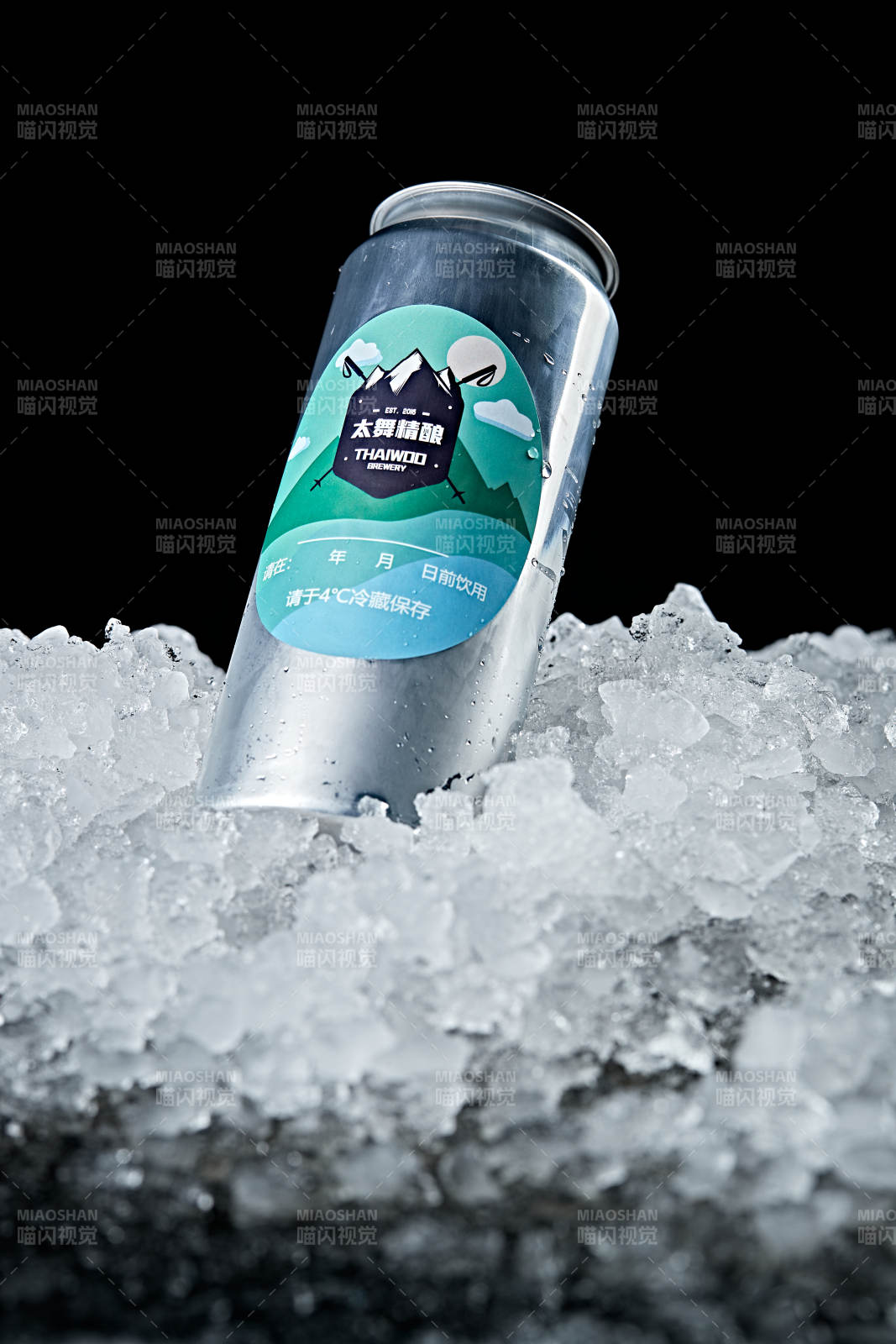 夏日里的冰鎮(zhèn)精釀啤酒
