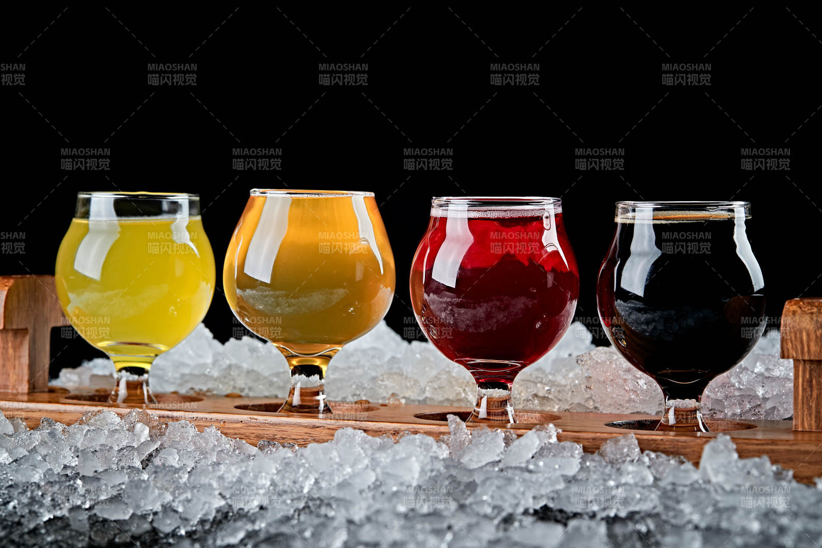 夏日里的冰鎮精釀啤酒